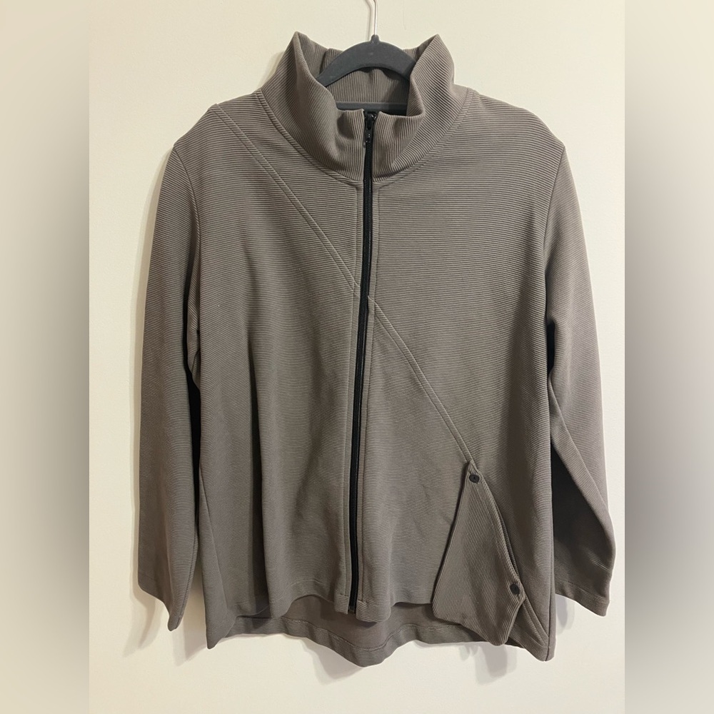 F. H. Clothing Travel Jacket Zip Up‎ Driftwood Womens size medium NWT - Picture 2 of 9